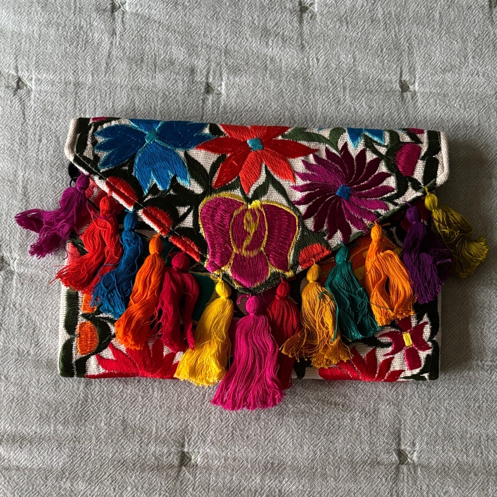 🆕🆕🆕Multicolor Embroidered Clutch with Tassels NO TEARS OR STAINS